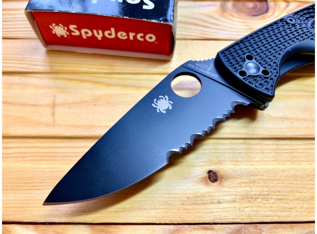Нож складной Spyderco Tenacious, Black Part Serrated Blade.